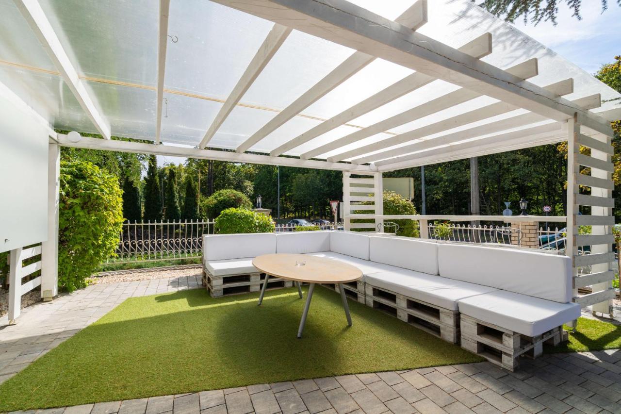 Villa Rose Garden Nyíregyháza Exteriör bild