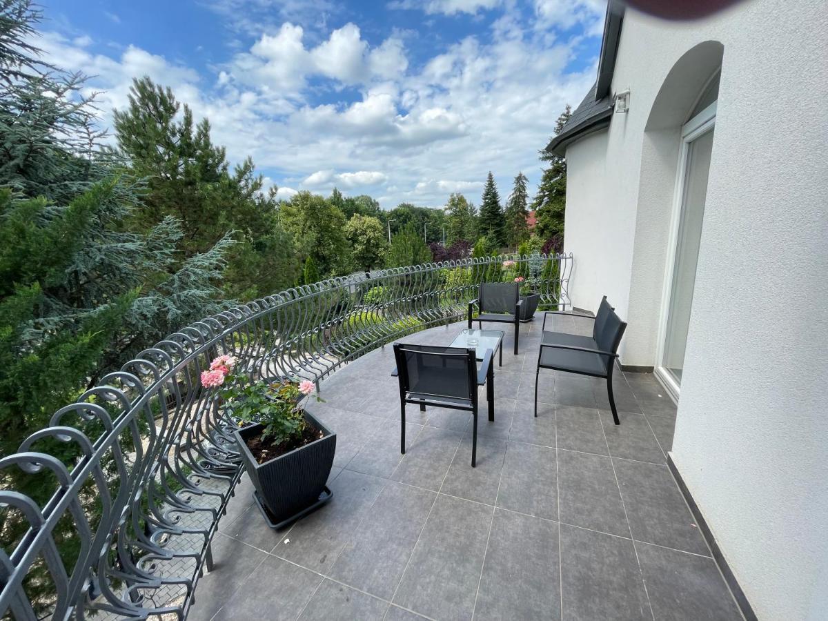 Villa Rose Garden Nyíregyháza Exteriör bild